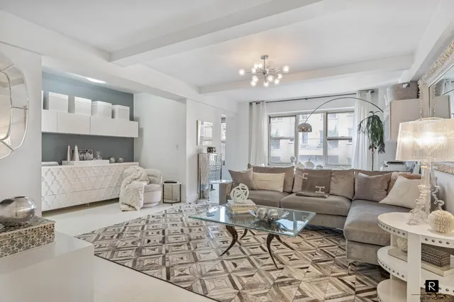 $650,000 | 400 East 52nd Street, Unit 9C | Midtown East