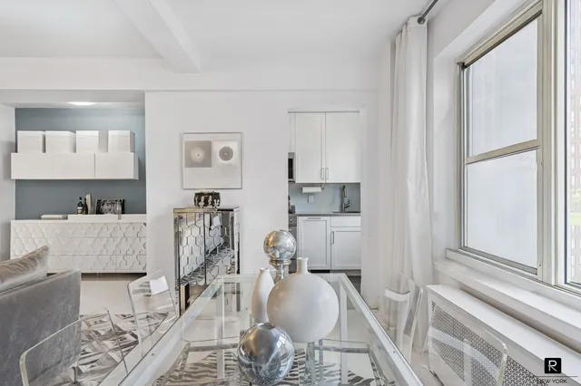 $650,000 | 400 East 52nd Street, Unit 9C | Midtown East