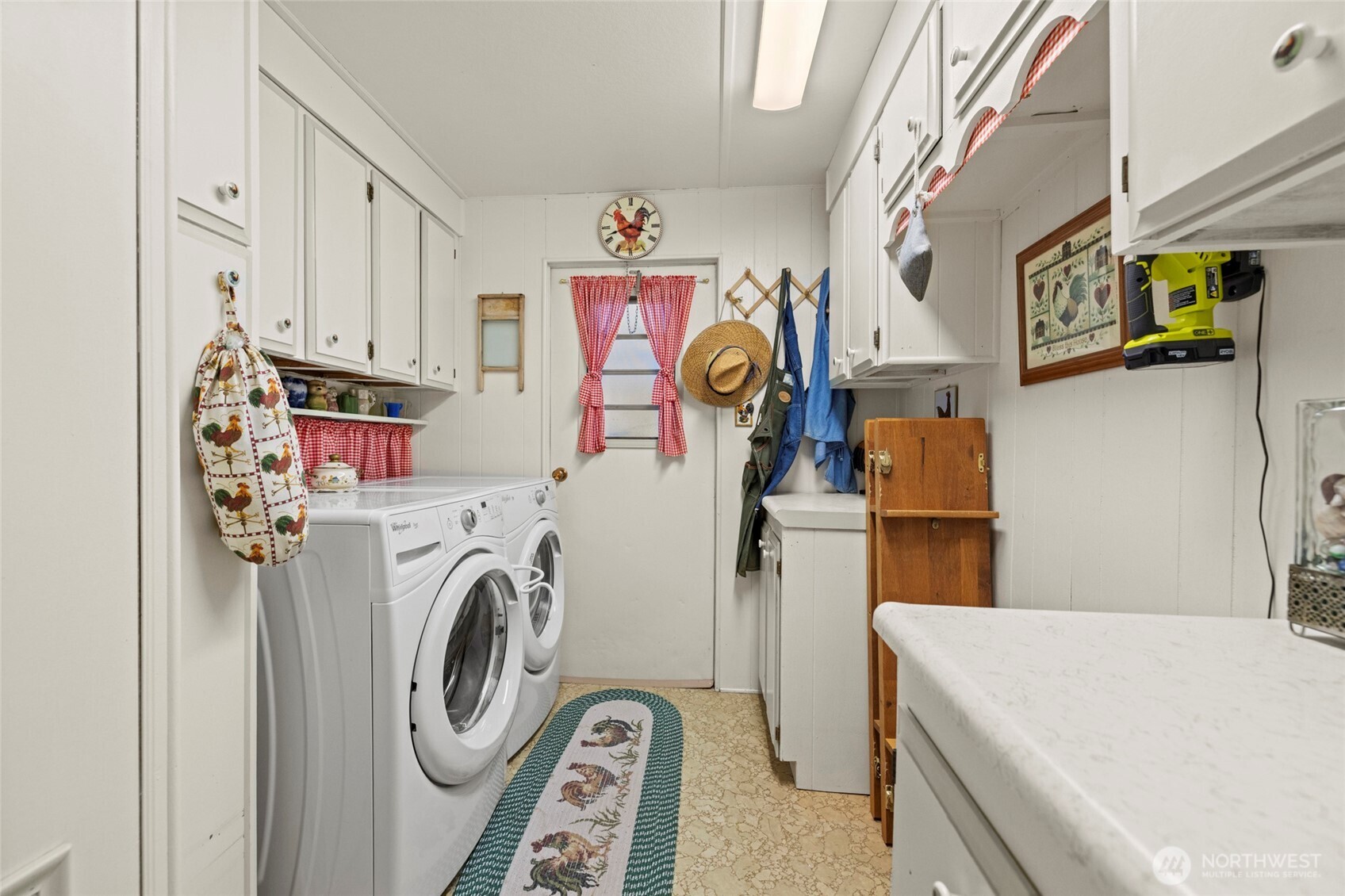 3167 Hunt Road Oak Harbor, WA 98277 - Photo 19 of 40 a utility room with dryer and washer