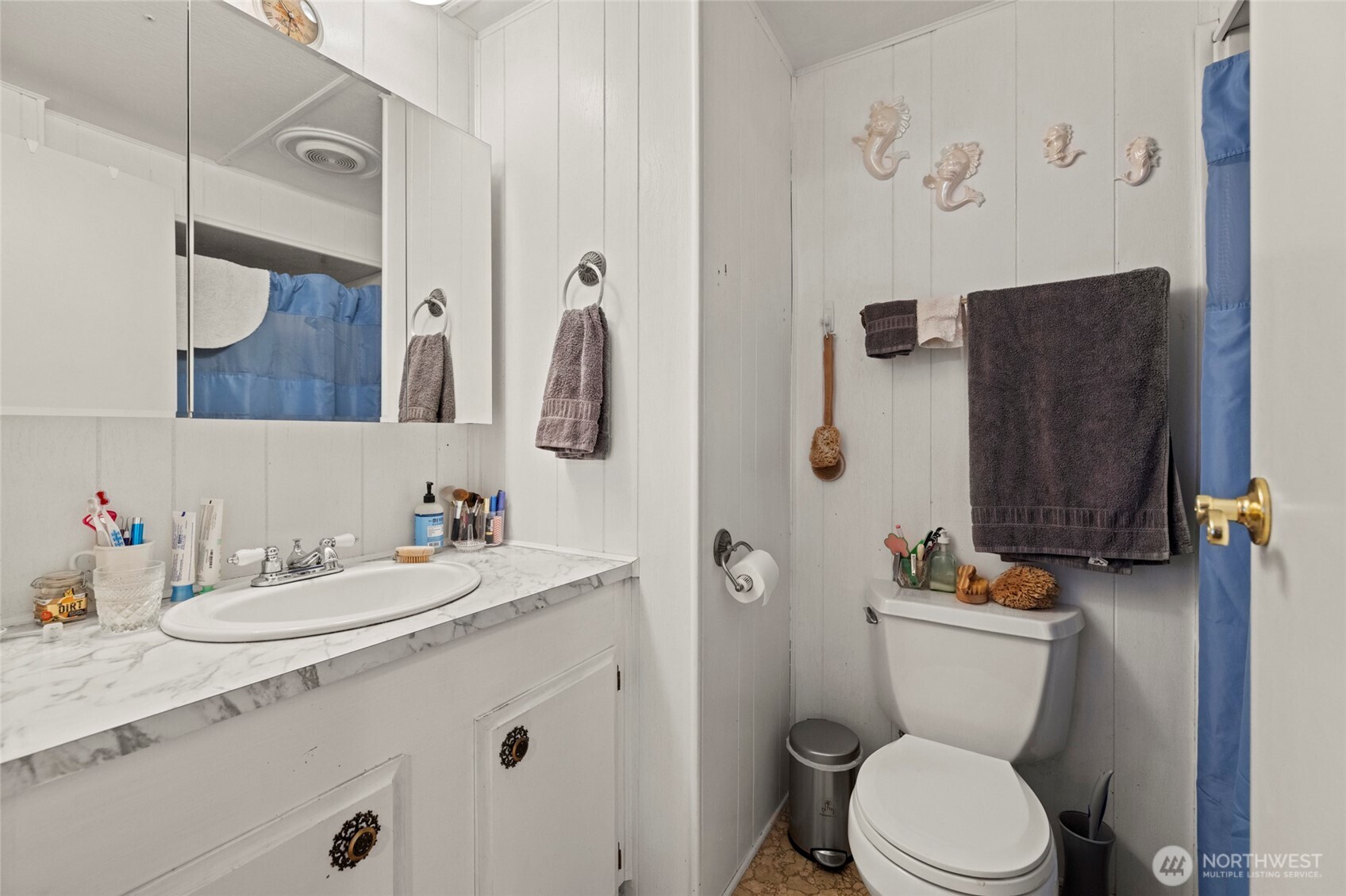 3167 Hunt Road Oak Harbor, WA 98277 - Photo 22 of 40 a bathroom with a sink toilet and shower