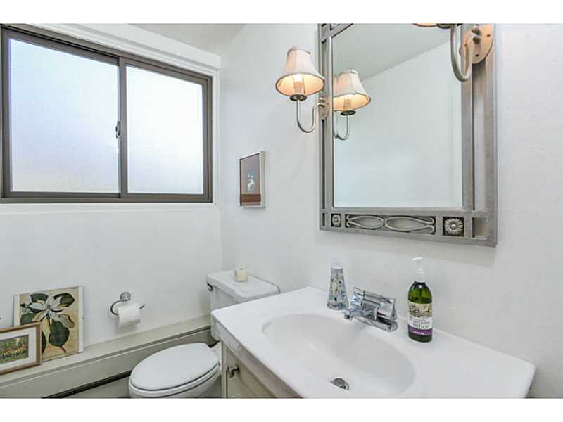 445 Diamond Hill Road Warwick, RI 02886 - Photo 19 of 22 Bathroom.