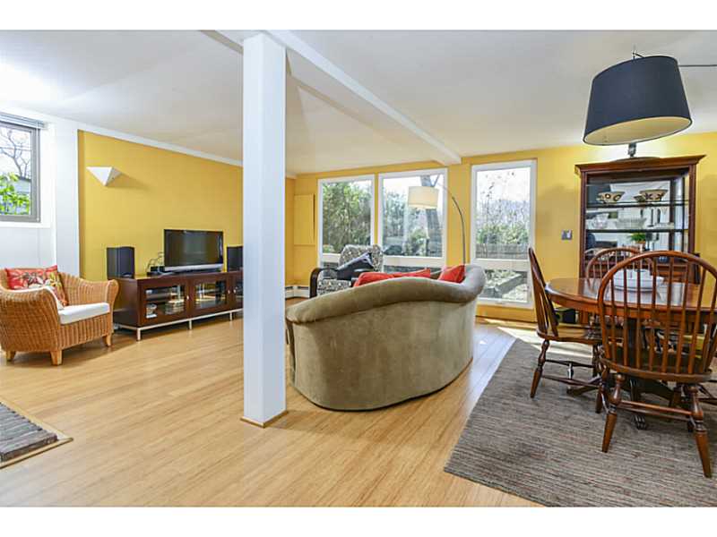 445 Diamond Hill Road Warwick, RI 02886 - Photo 6 of 22 Living Room.