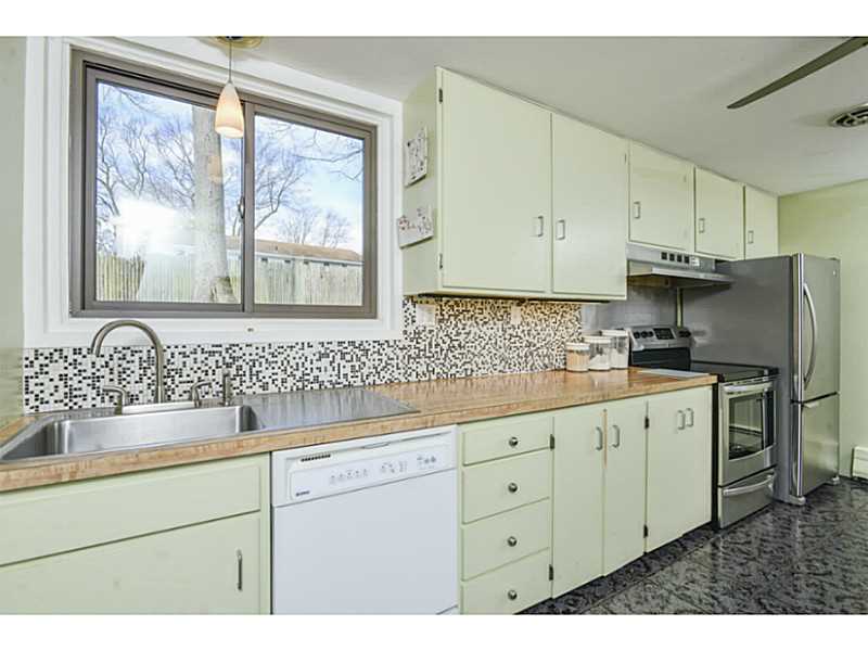 445 Diamond Hill Road Warwick, RI 02886 - Photo 8 of 22 Kitchen.