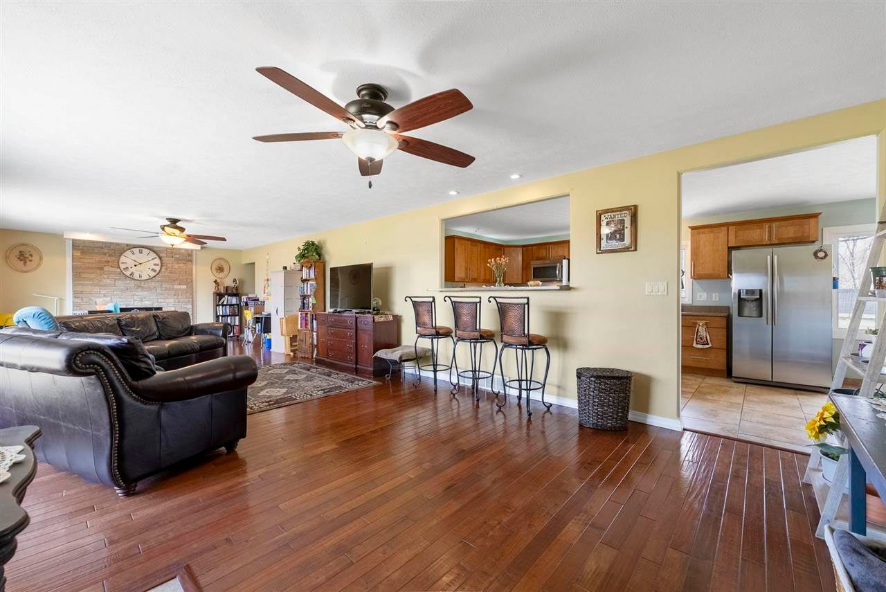 6544 Hunt Road Burlington, IA 52601 - Photo 2 of 35 Gallery Image 2