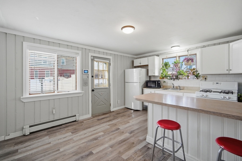 77 Locust Street Holyoke, MA 01040 - Photo 11 of 34