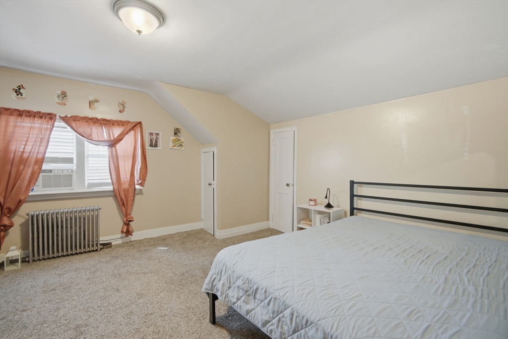 77 Locust Street Holyoke, MA 01040 - Photo 25 of 34