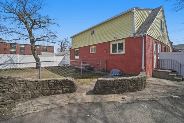$329,900 | 77 Locust Street, Holyoke, MA 01040