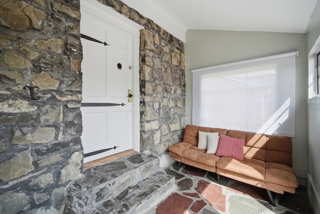 77 Locust Street Holyoke, MA 01040 - Photo 6 of 34