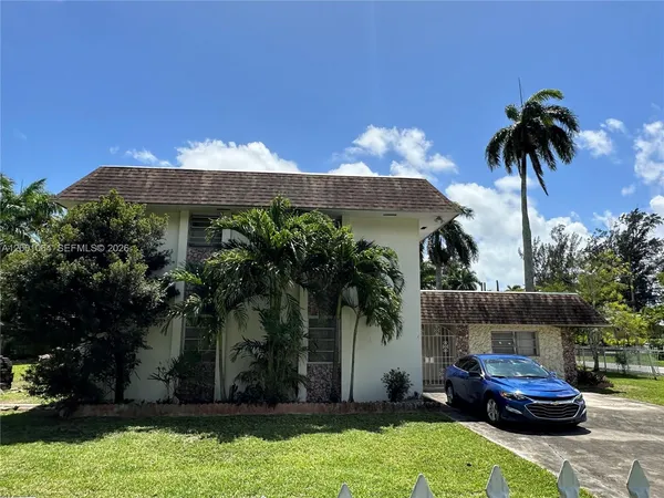 $980,000 | 200 Northeast 158th Street, Miami, FL 33162