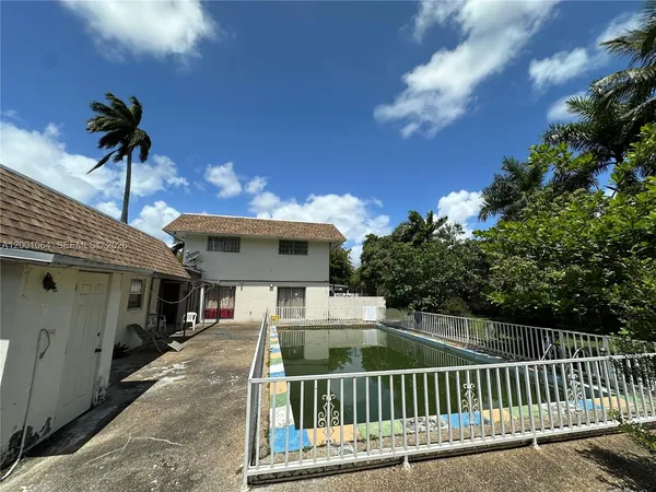 $980,000 | 200 Northeast 158th Street, Miami, FL 33162