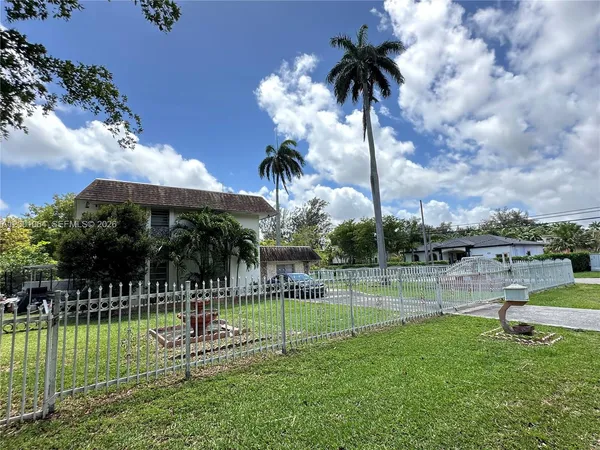 $980,000 | 200 Northeast 158th Street, Miami, FL 33162