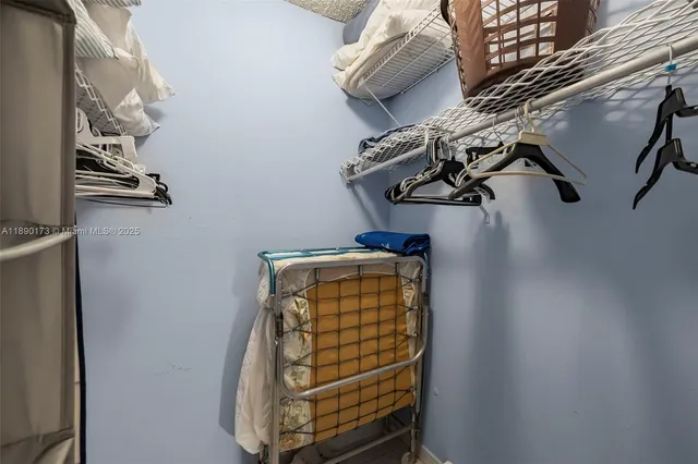 $165,000 | 5300 Washington Street, Unit U405, Hollywood, FL 33021