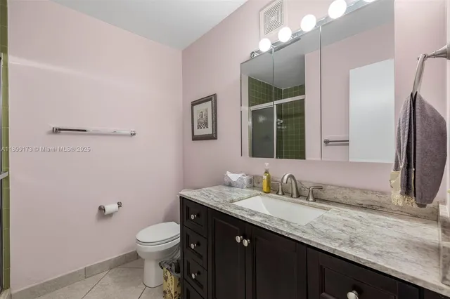 $165,000 | 5300 Washington Street, Unit U405, Hollywood, FL 33021