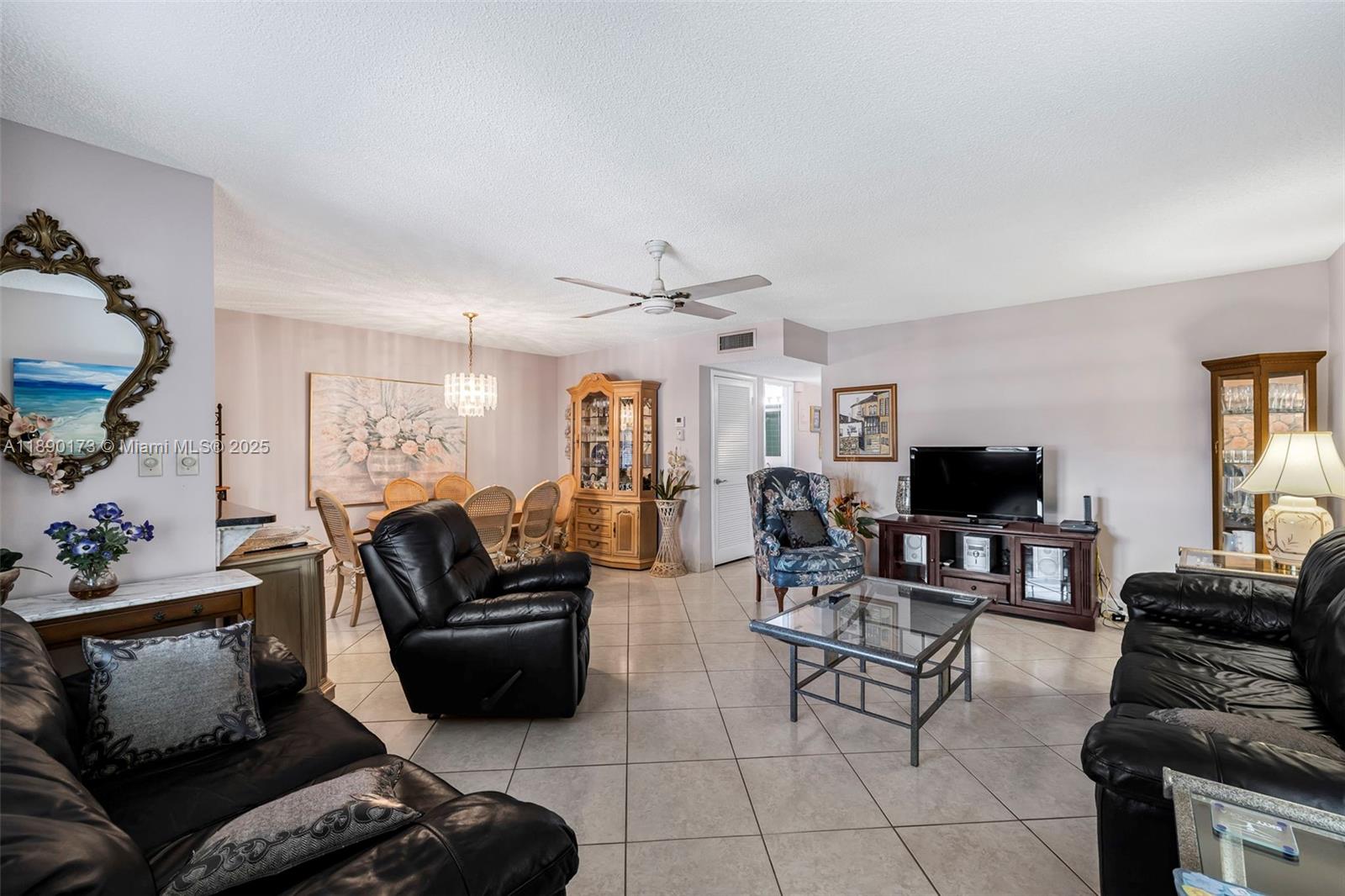 5300 Washington Street, Unit U405 Hollywood, FL 33021 - Photo 7 of 23