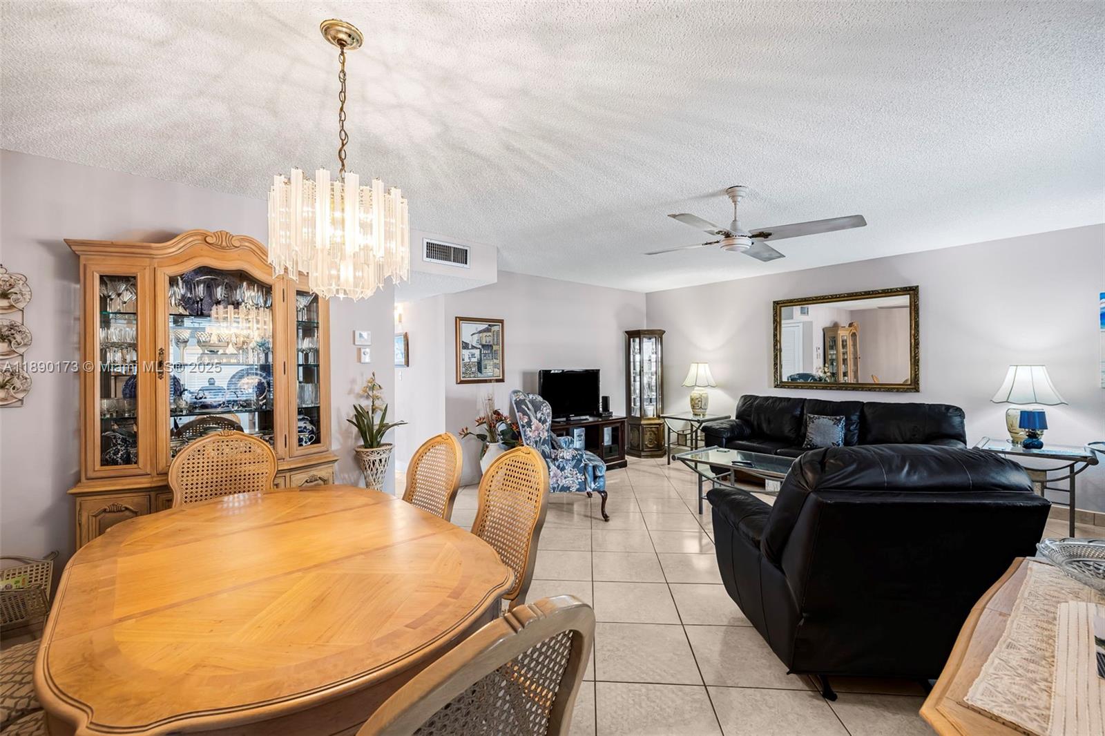 5300 Washington Street, Unit U405 Hollywood, FL 33021 - Photo 8 of 23