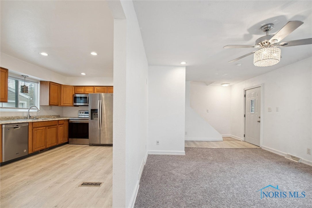 934 Cuthbert Road Toledo, OH 43607 - Photo 9 of 39 Gallery Image 9