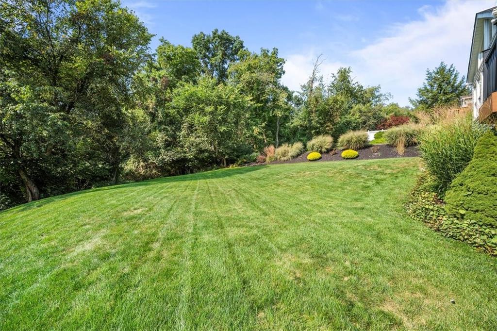 373 Cobblestone Circle McKees Rocks, PA 15136 - Photo 33 of 36 Gallery Image 33