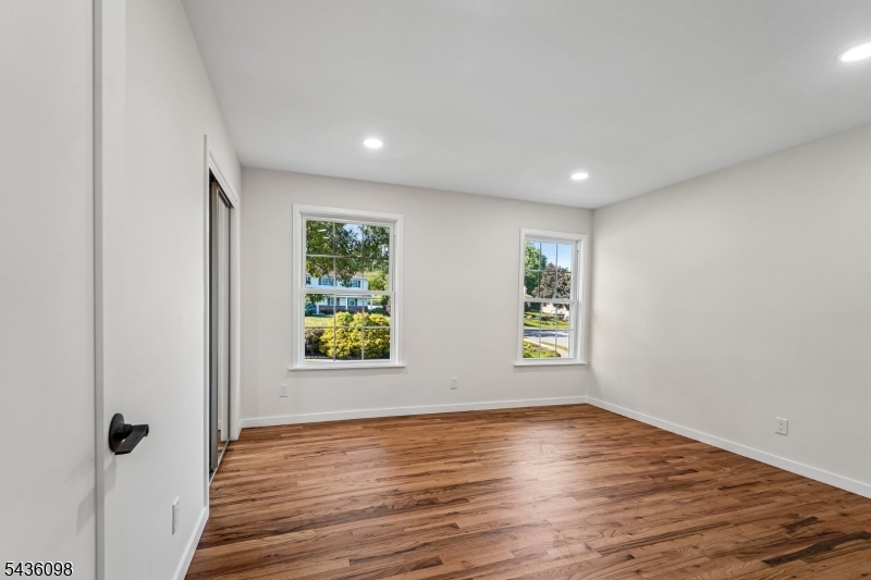 14 Witkowski Way Wayne, NJ 07470 - Photo 27 of 37