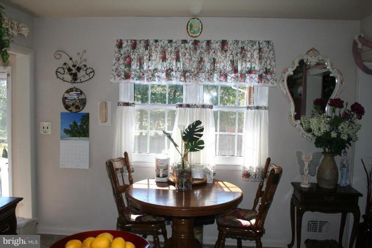 327 Bynum Ridge Road Forest Hill, MD 21050 - Photo 4 of 11 Eating area in the kitchen.