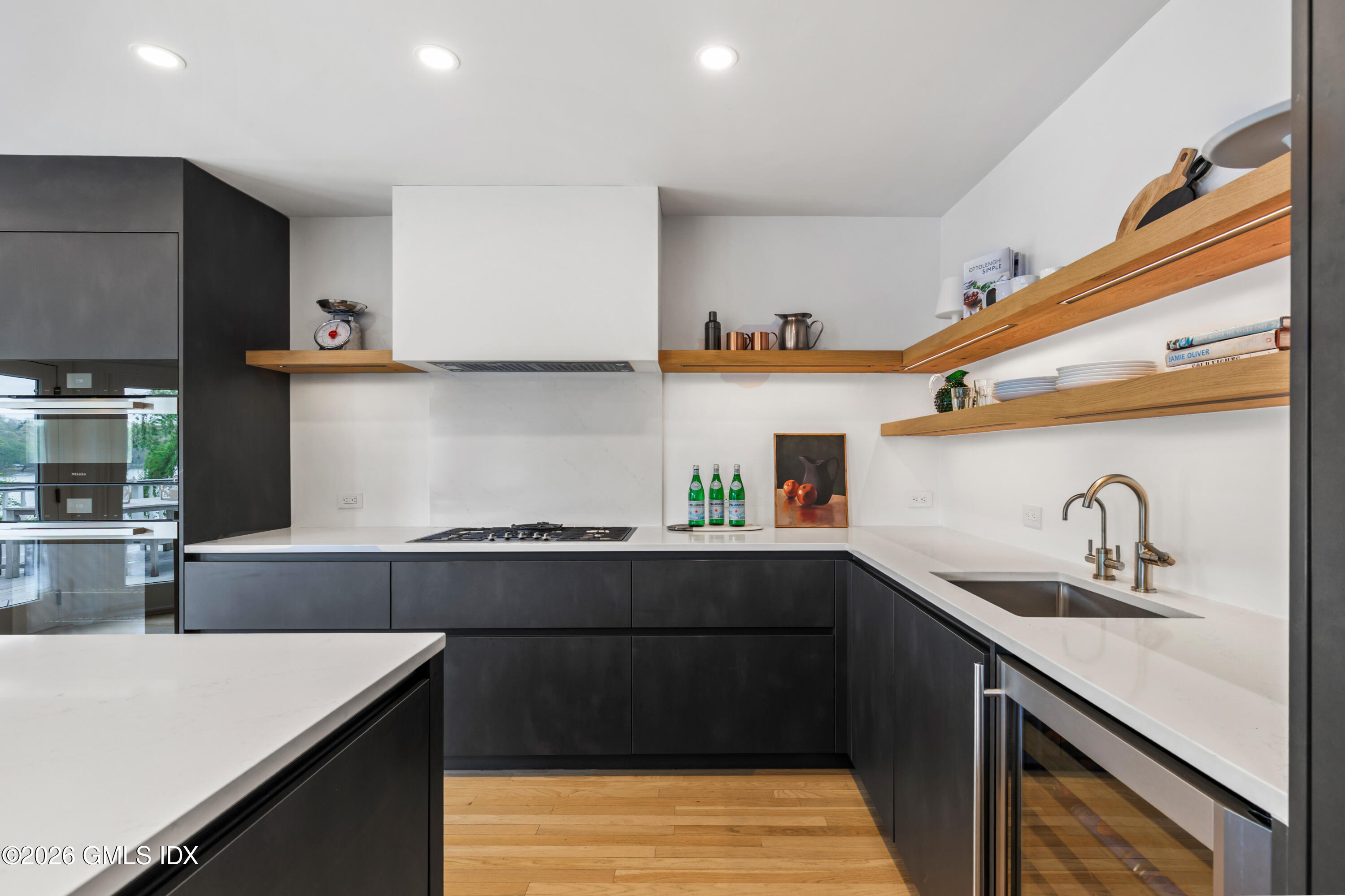 74 Long Meadow Road Riverside, CT 06878 - Photo 7 of 38 Gourmet kitchen