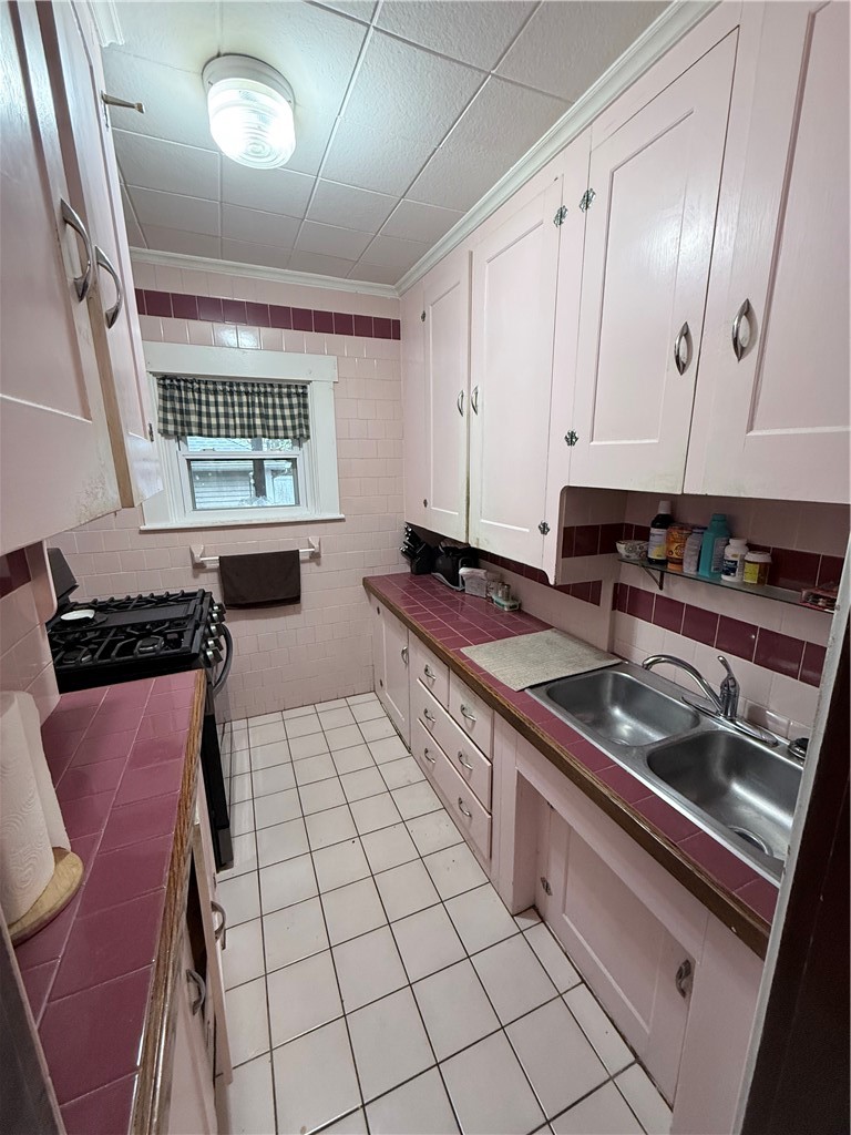 154 St Agnes Avenue Woonsocket, RI 02895 - Photo 12 of 33