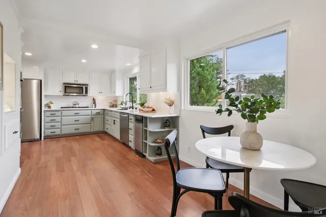 $1,949,500 | 44 Park Ridge Road, San Rafael, CA 94903