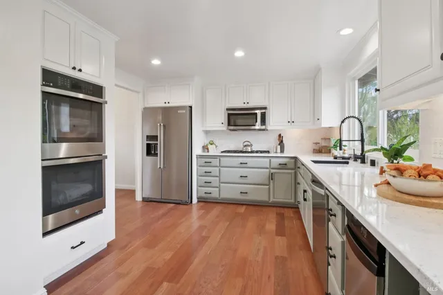 $1,949,500 | 44 Park Ridge Road, San Rafael, CA 94903