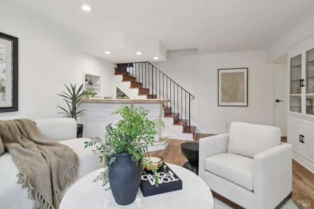 $1,949,500 | 44 Park Ridge Road, San Rafael, CA 94903