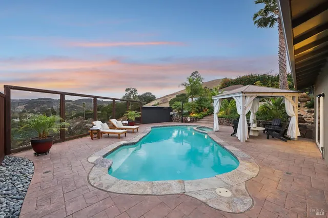 $1,949,500 | 44 Park Ridge Road, San Rafael, CA 94903