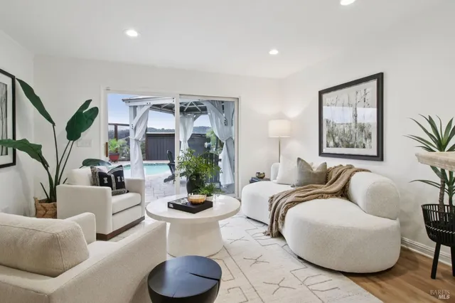 $1,949,500 | 44 Park Ridge Road, San Rafael, CA 94903