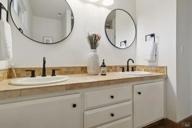 $1,949,500 | 44 Park Ridge Road, San Rafael, CA 94903