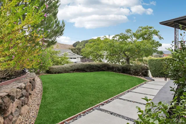 $1,949,500 | 44 Park Ridge Road, San Rafael, CA 94903