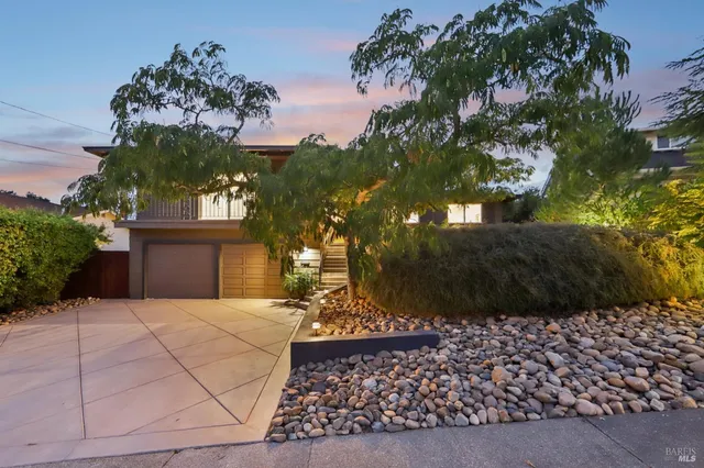 $1,949,500 | 44 Park Ridge Road, San Rafael, CA 94903