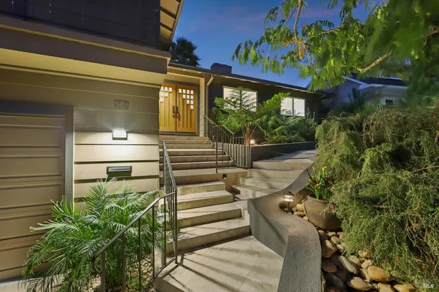 $1,949,500 | 44 Park Ridge Road, San Rafael, CA 94903