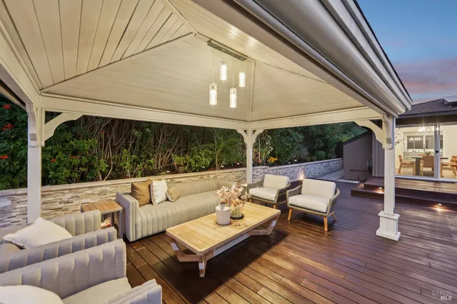 $1,949,500 | 44 Park Ridge Road, San Rafael, CA 94903