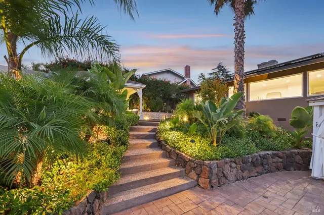 $1,949,500 | 44 Park Ridge Road, San Rafael, CA 94903