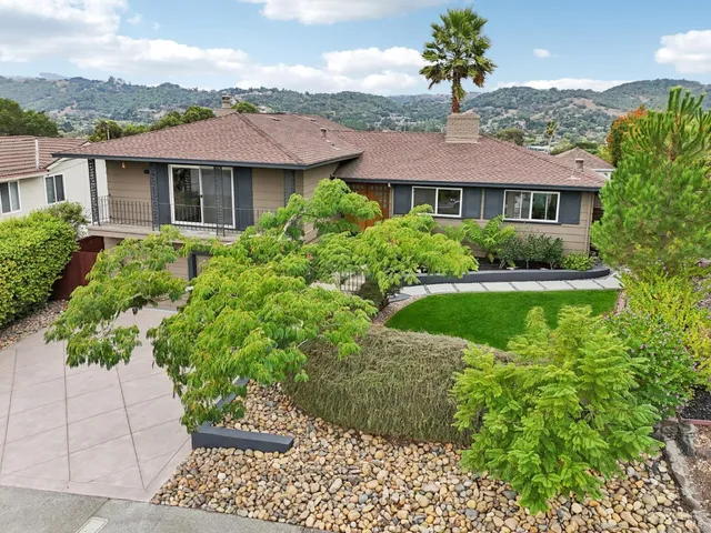 $1,949,500 | 44 Park Ridge Road, San Rafael, CA 94903