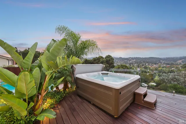 $1,949,500 | 44 Park Ridge Road, San Rafael, CA 94903