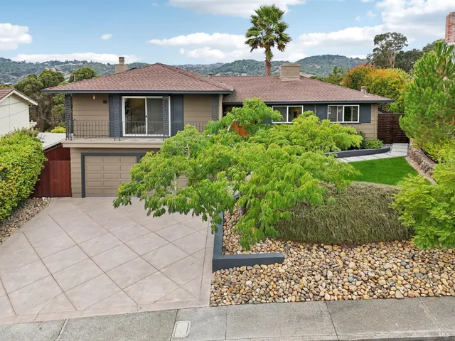 $1,949,500 | 44 Park Ridge Road, San Rafael, CA 94903