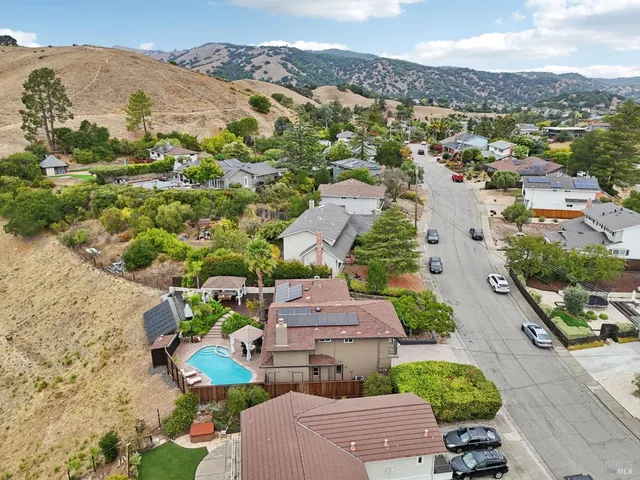 $1,949,500 | 44 Park Ridge Road, San Rafael, CA 94903