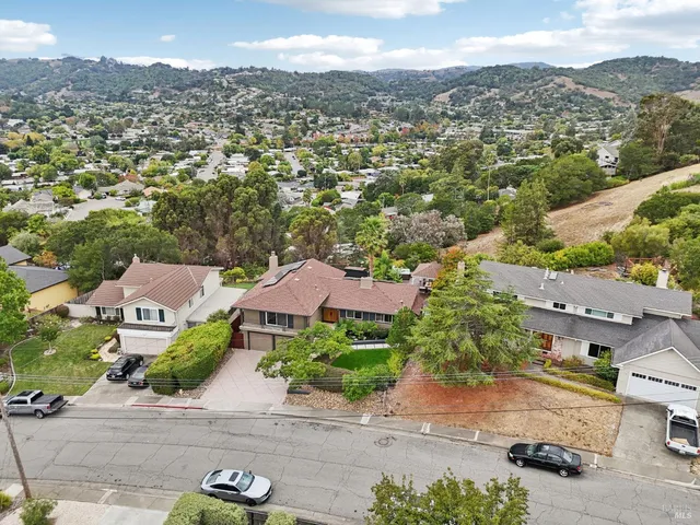 $1,949,500 | 44 Park Ridge Road, San Rafael, CA 94903