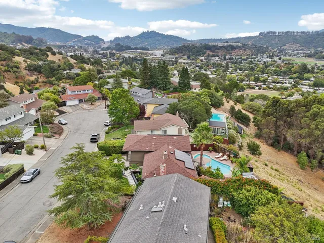 $1,949,500 | 44 Park Ridge Road, San Rafael, CA 94903