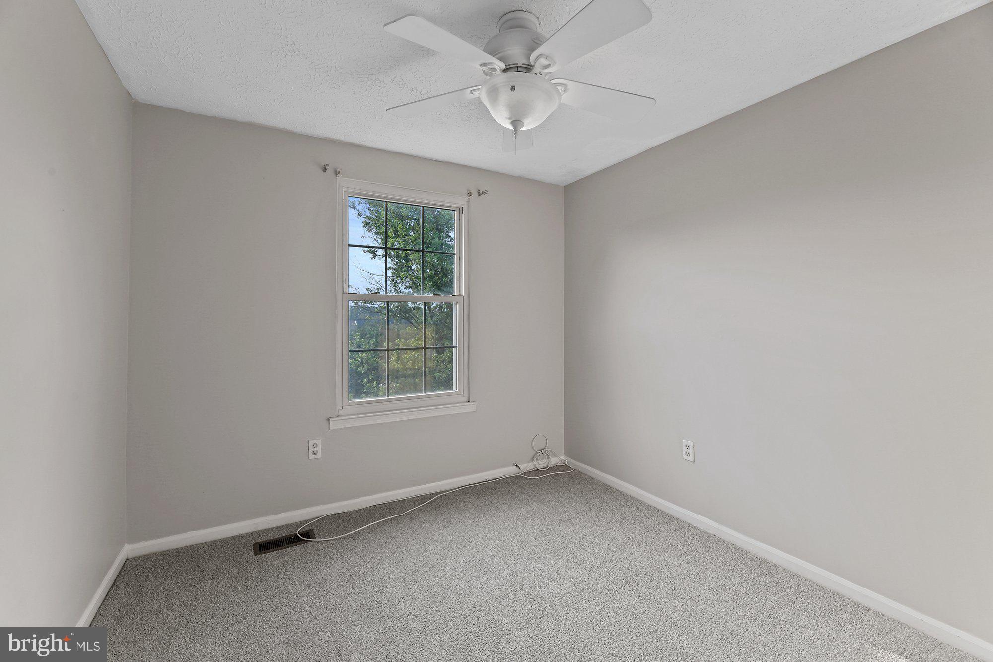 21 Hyacinth Road Baltimore, MD 21234 - Photo 22 of 41 3rd bedroom