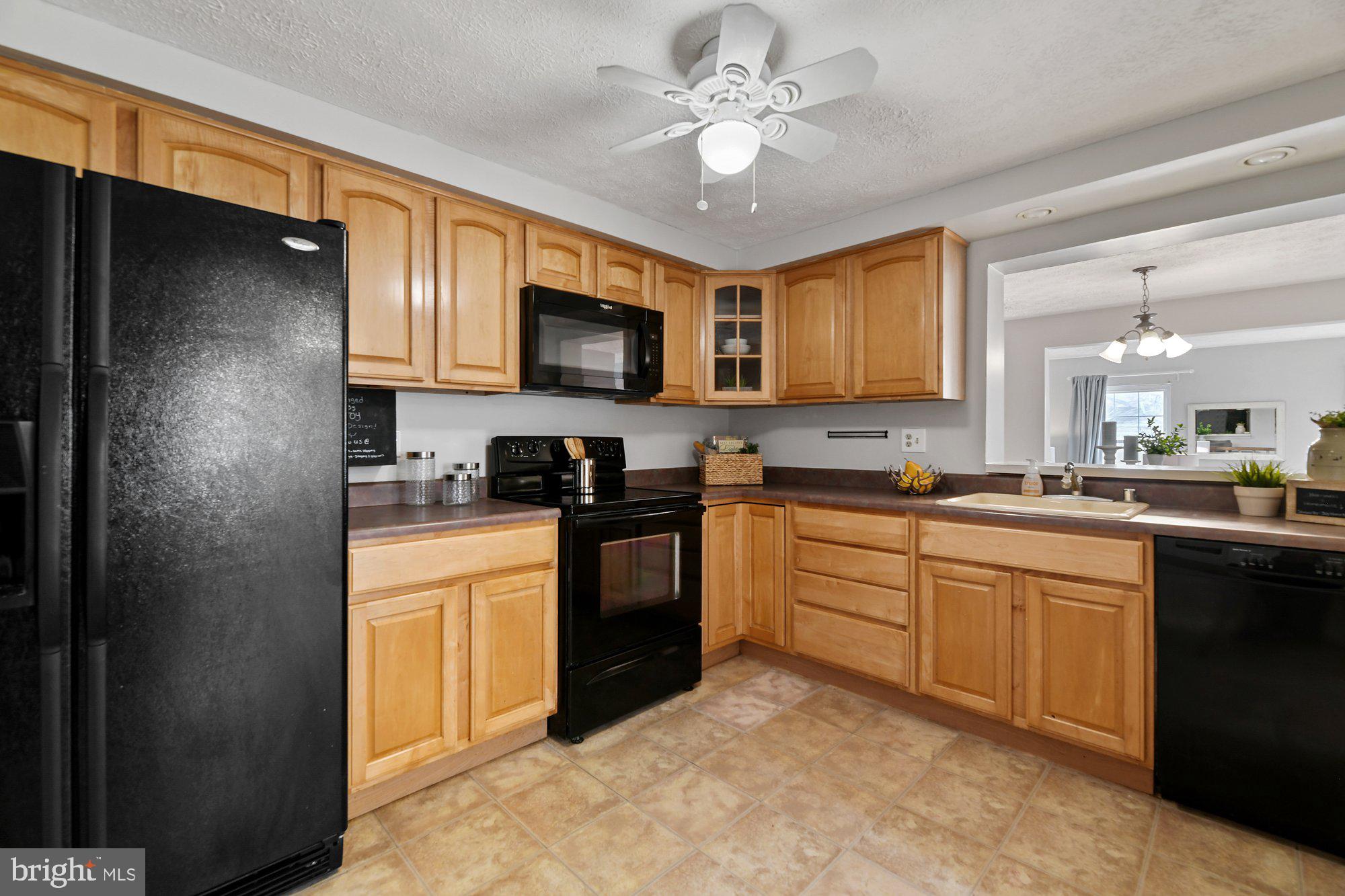 21 Hyacinth Road Baltimore, MD 21234 - Photo 7 of 41