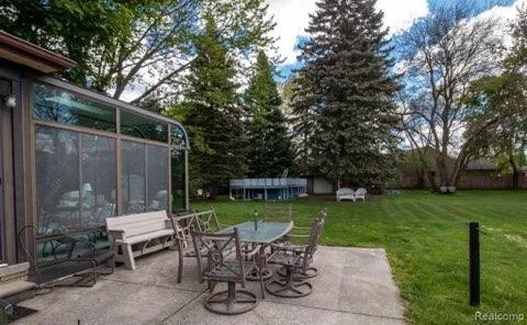 $2,500 | 28418 Walker Avenue, Warren, MI 48092