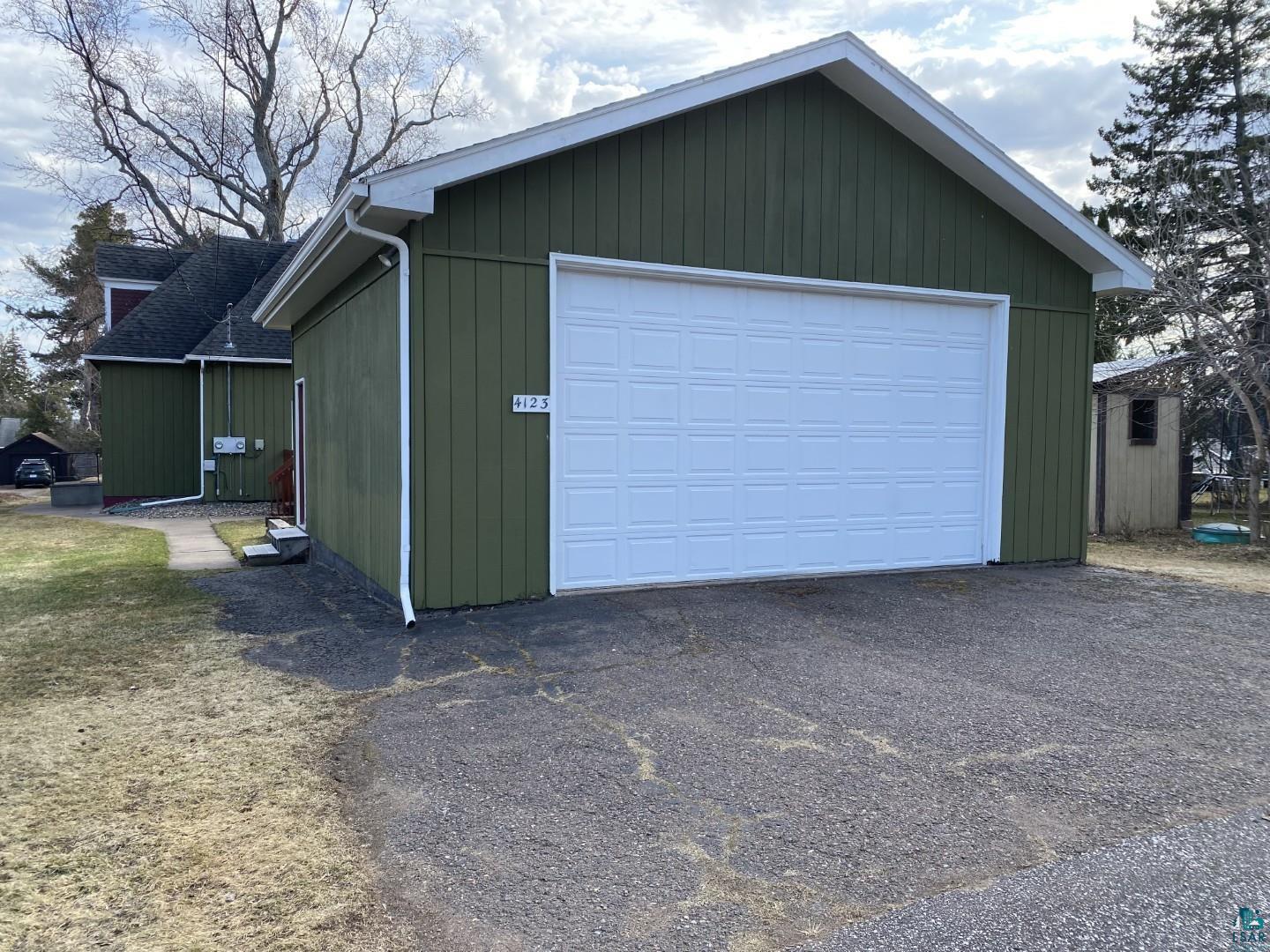 4123 Lombard Street Duluth, MN 55804 - Photo 16 of 22 Nice oversized 2 car garage