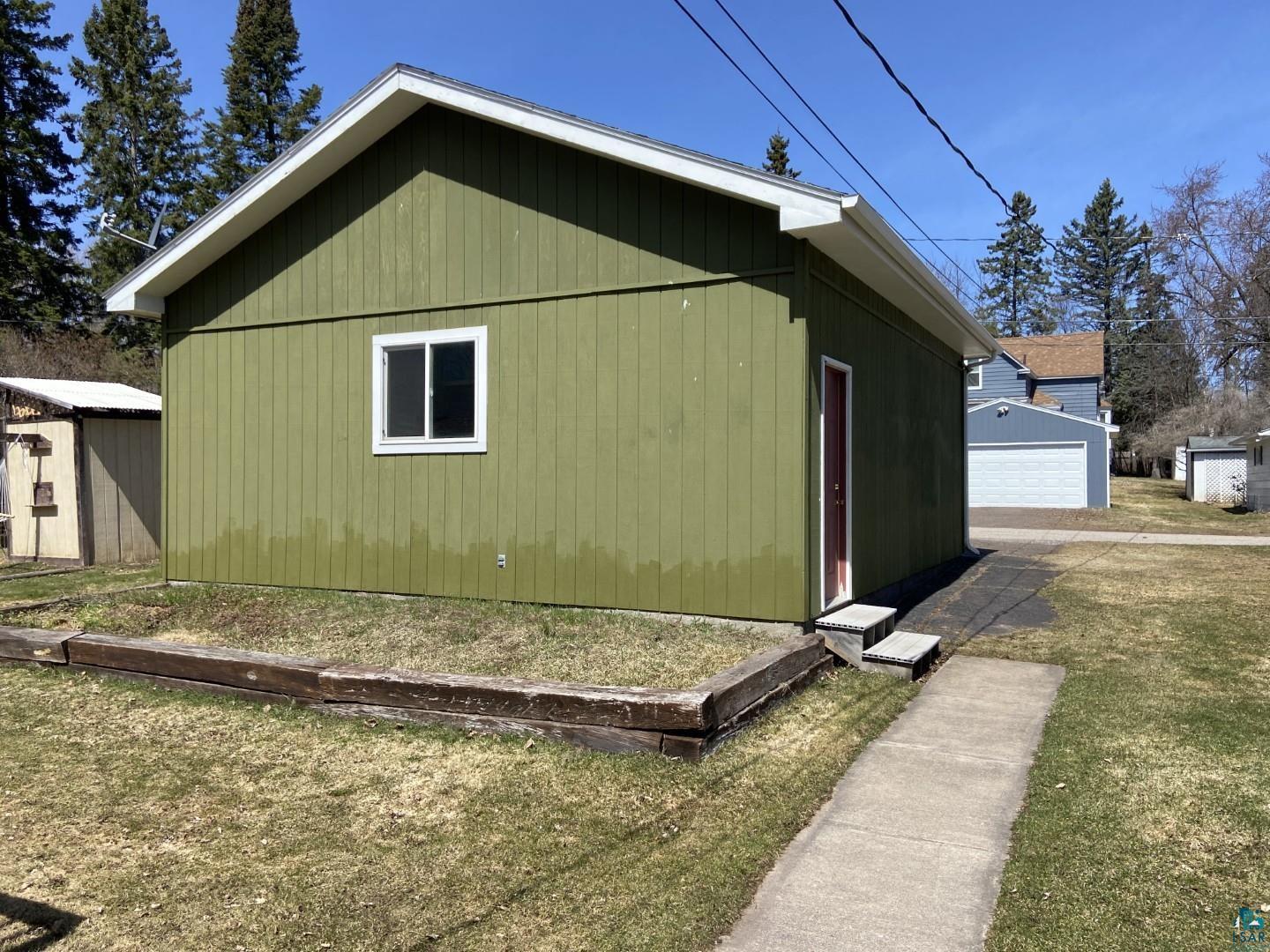 4123 Lombard Street Duluth, MN 55804 - Photo 17 of 22 Gardening area