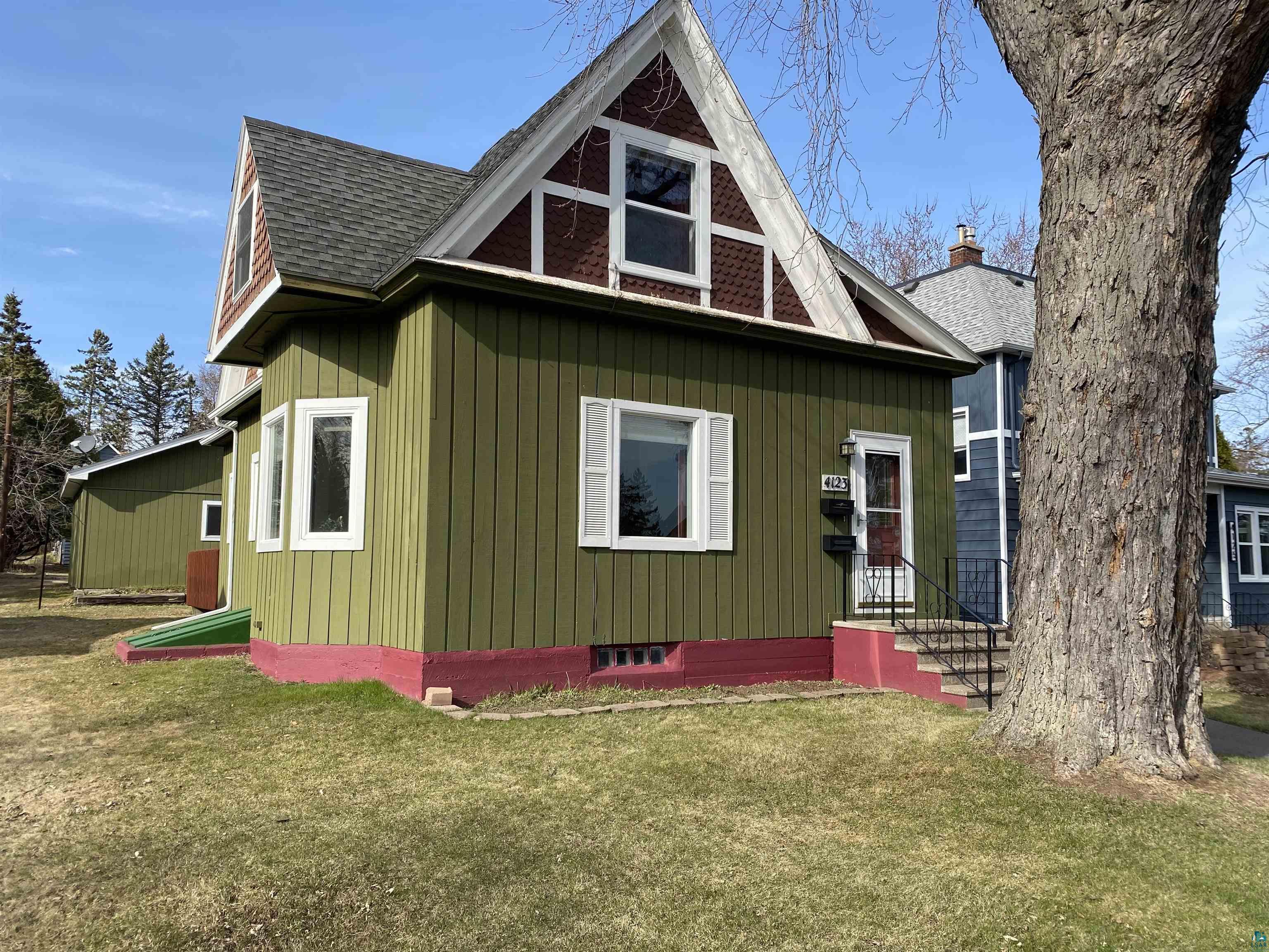 4123 Lombard Street Duluth, MN 55804 - Photo 2 of 22 Front view
