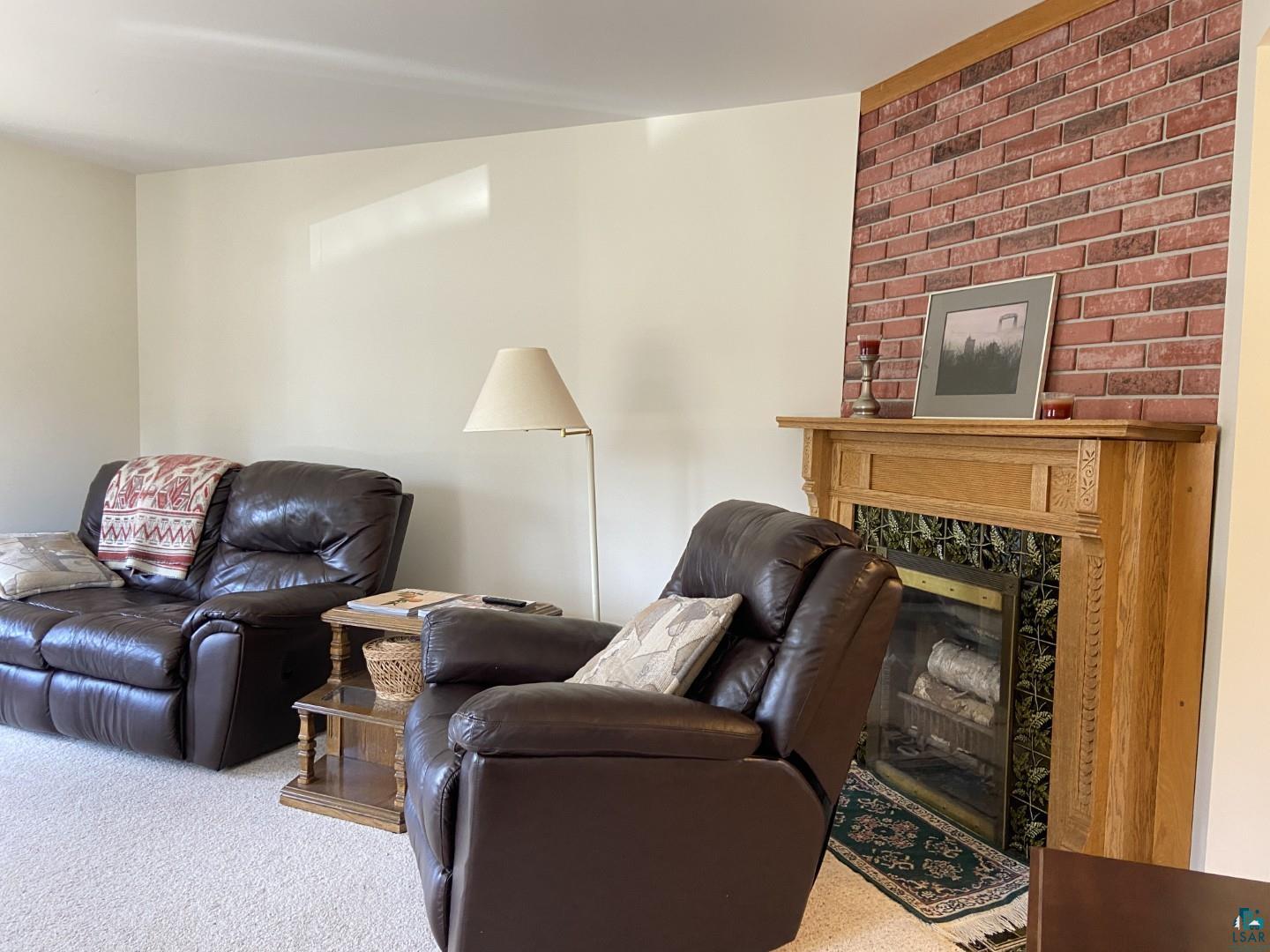 4123 Lombard Street Duluth, MN 55804 - Photo 4 of 22 Bright & sunny living room