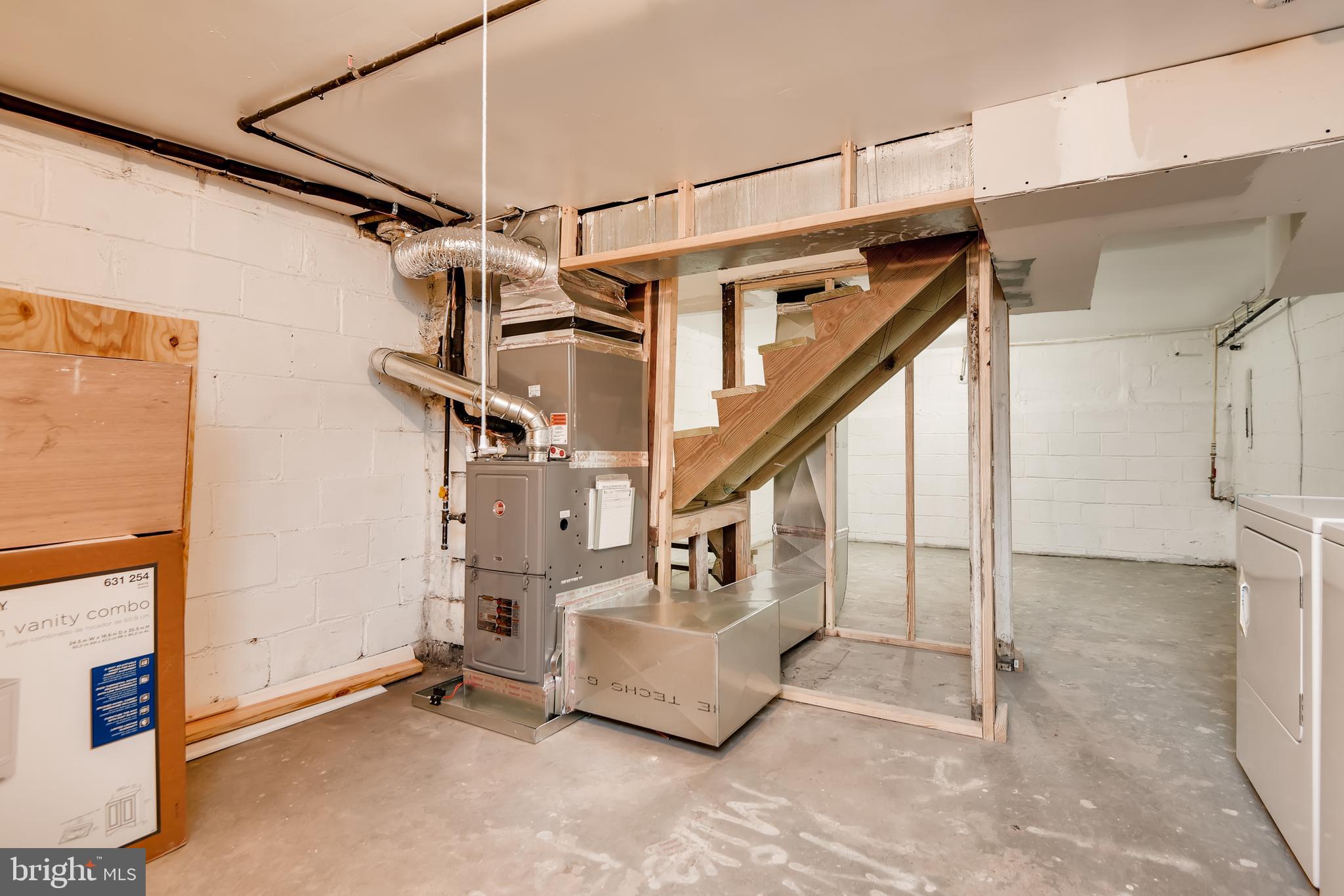 2749 Round Road Baltimore, MD 21225 - Photo 13 of 15